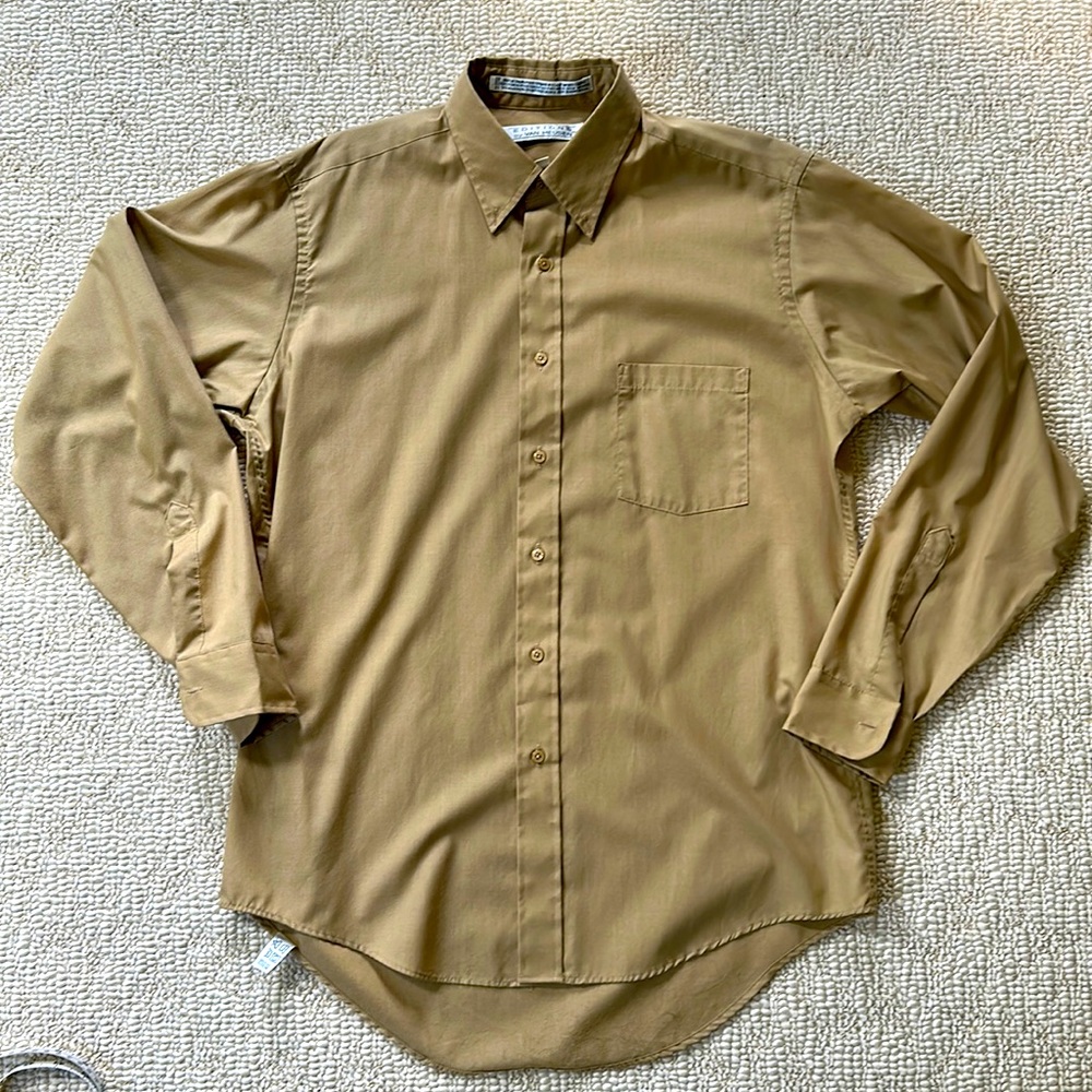 Men’s Van Heusen dress shirt long sleeve button up